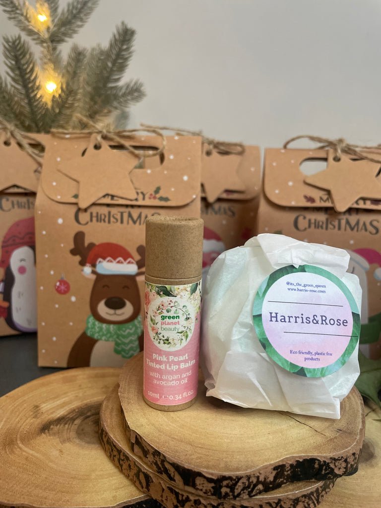 £10 Christmas Gift Box with handmade bathbomb and a surprise!