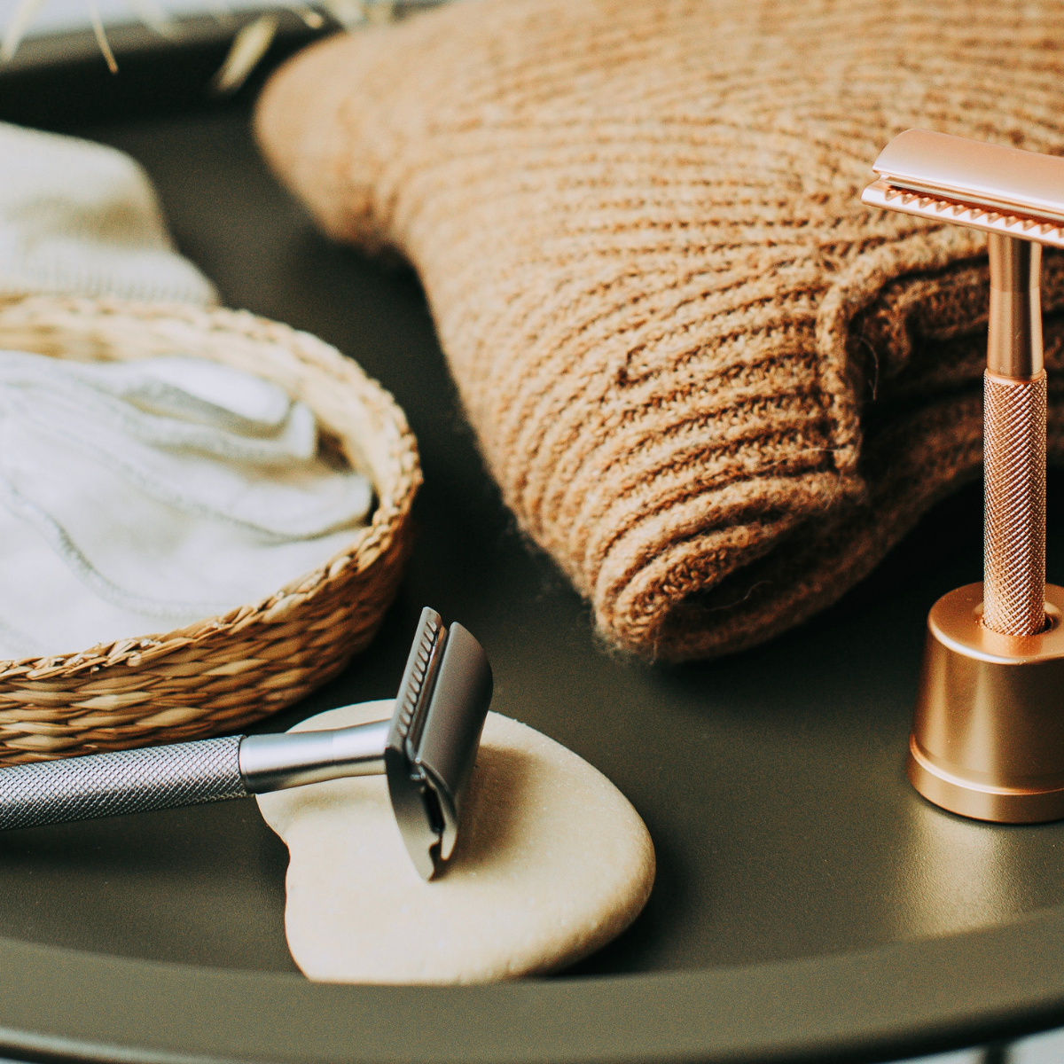 *SALE* Rose Gold Safety Razor with stand | Harris & Rose